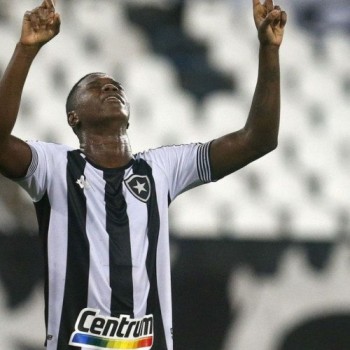 Botafogo sobra diante do Resende e sobe para terceiro lugar no Carioca
