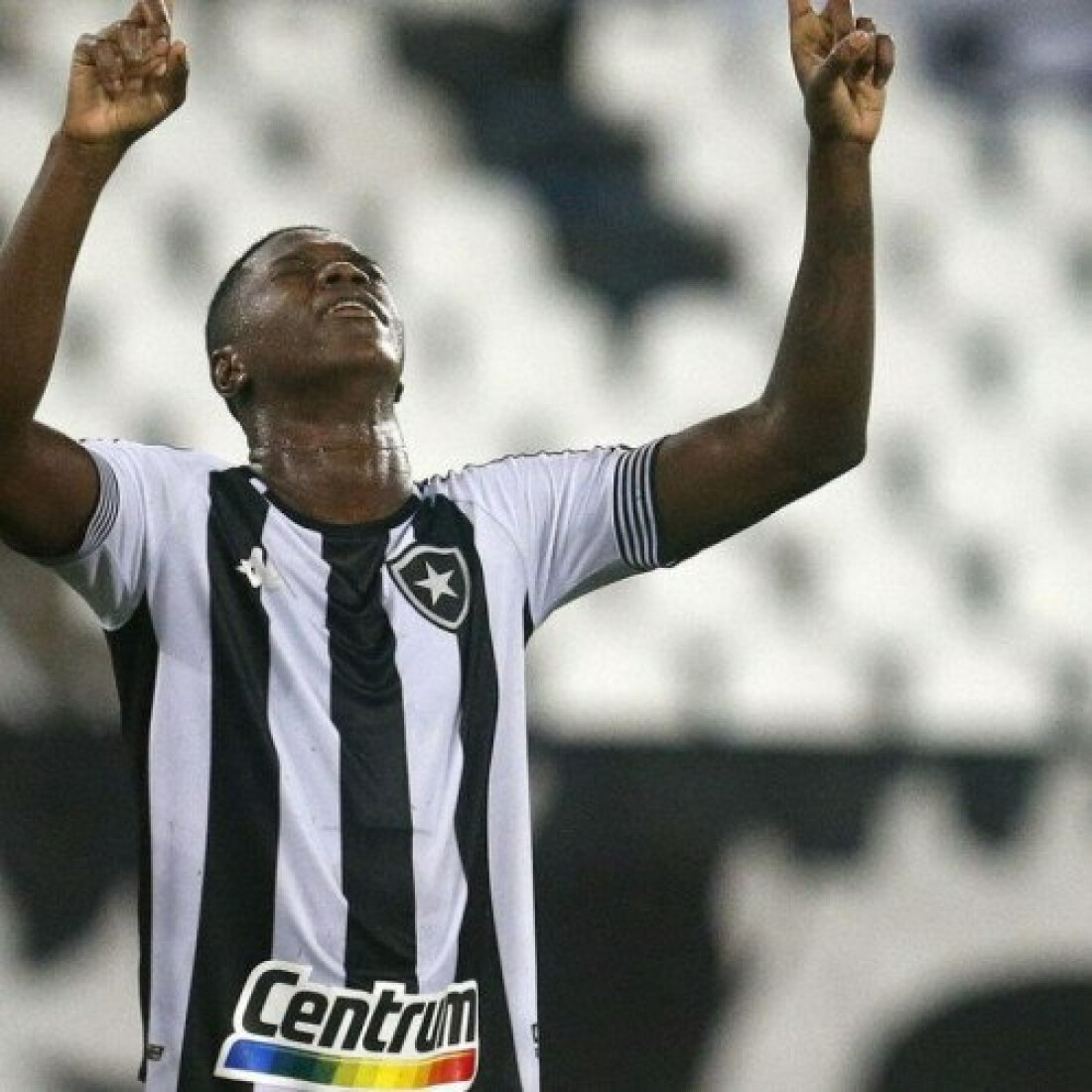 Botafogo sobra diante do Resende e sobe para terceiro lugar no Carioca