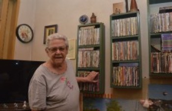 Clarice Jorge relembra sua carreira e a força do teatro como manifestação artística