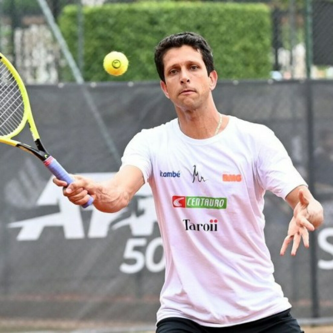Depois de 8 anos, Marcelo Melo disputa uma partida de simples