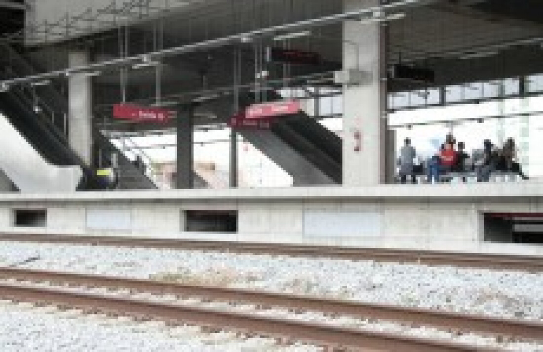 Homem é atropelado por trem