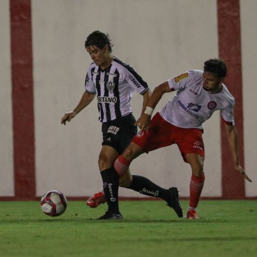 Atlético-MG bate Tombense por 2 a 1 no Mineiro