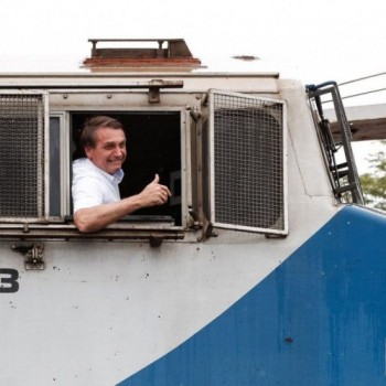 Bolsonaro participa de inauguração de trecho da Ferrovia Norte-Sul