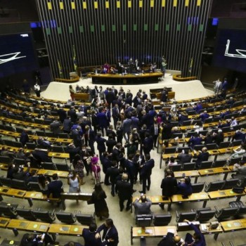 Sem acordo, votação de MP que amplia margem do consignado é adiada