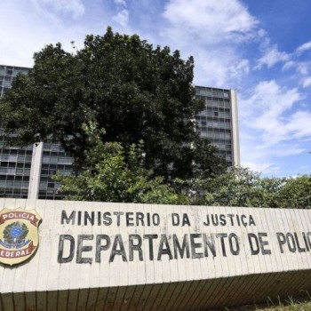 PF desarticula grupo especializado em tráfico internacional de drogas