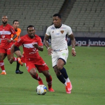 Copa do Nordeste: com gol de Bruno Melo, Fortaleza vence CRB