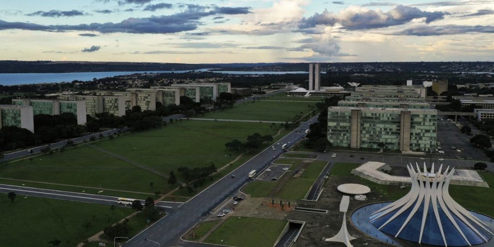 Governo propõe 9% de reajuste salarial para servidores, diz categoria
