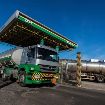 Refinaria de Duque de Caxias vai ampliar produção de diesel S-10