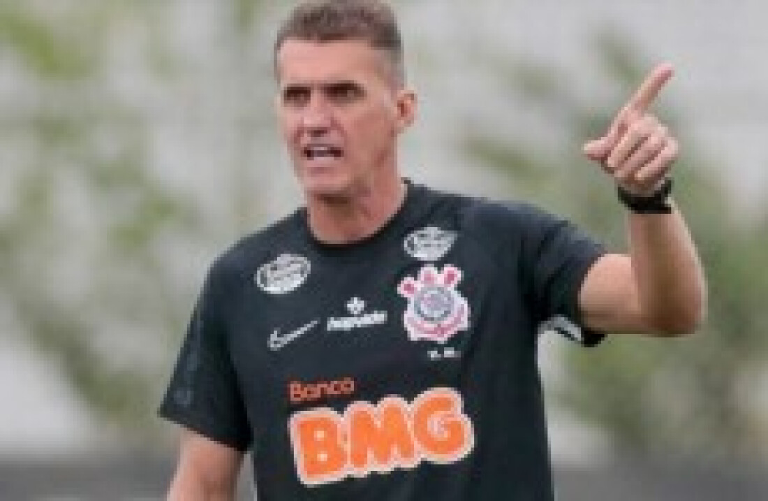 Maratona de jogos e Covid desfiguram clássico em SP