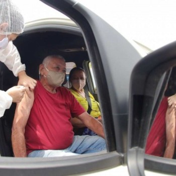 Vacinação contra a Covid para idosos com 79 anos ocorre hoje