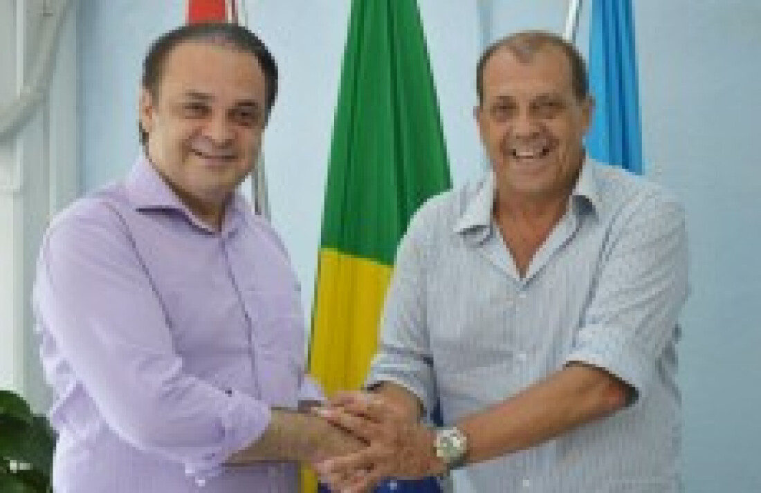 Prefeito de Arujá recebe apoio de deputado federal