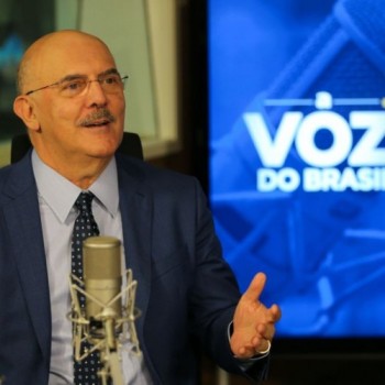 Volta às aulas presenciais será com segurança, afirma Milton Ribeiro
