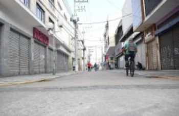 Com 100% de leitos ocupados, prefeito decreta fase vermelha