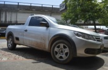 Automóvel roubado é localizado: