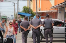 Policiamento em Jundiapeba é aprovado por comerciantes