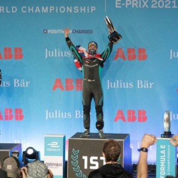 Sam Bird vence a segunda prova da Fórmula E na Arábia Saudita