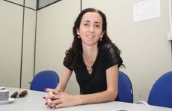Única vereadora, Fernanda quer mandato participativo