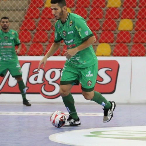 Minas e Dois Vizinhos brigam por vaga na final da Supercopa de Futsal