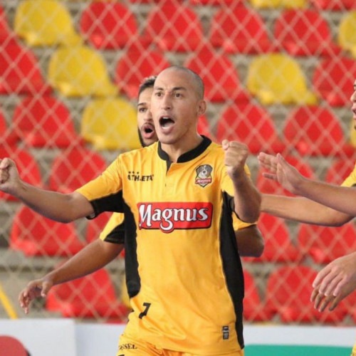 Magnus Futsal vence duelo agitado e se garante na final da Supercopa