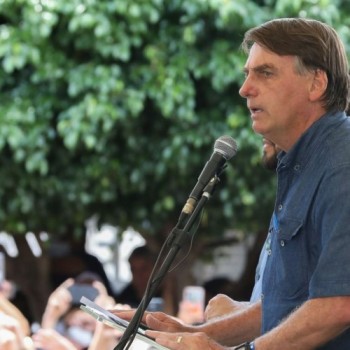 Bolsonaro visita obra de duplicação de rodovia no Ceará
