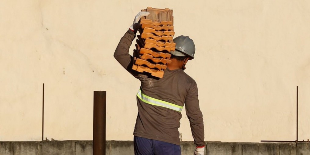 Inflação da construção civil cai para 0,08% em fevereiro, diz IBGE