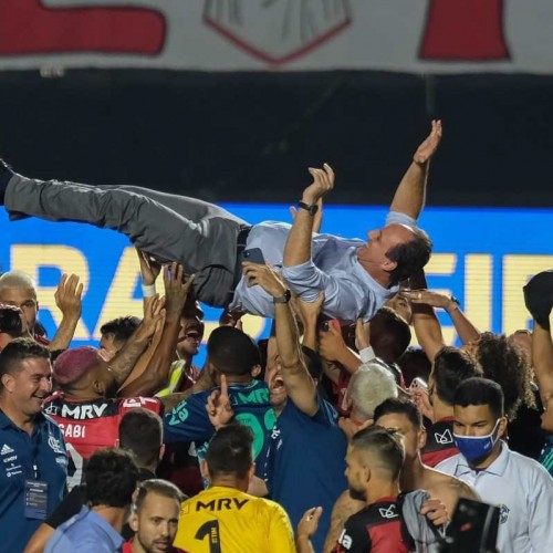 Flamengo perde para o São Paulo, mas conquista o bicampeonato