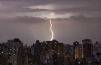 Verão registra 45% das mortes por raios