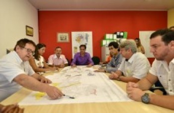 Gian Lopes convoca reunião e busca solução para enchentes