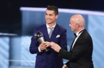 Português leva 4º troféu da Fifa