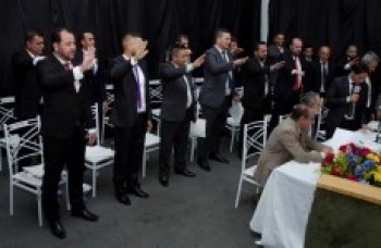 Cerimônia de posse em Ferraz de Vasconcelos