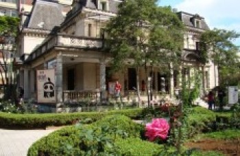Casa das Rosas promove cursos de Verão