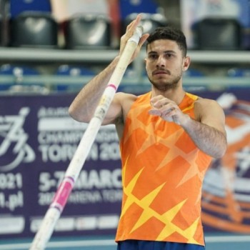 Thiago Braz conquista medalha de prata no Open Indoor da Sérvia