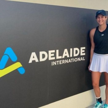 Stefani e Hayley vencem de novo e vão às semifinais do WTA de Adelaide