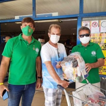 Lions Clube arrecada 337 kg de alimentos para campanhas