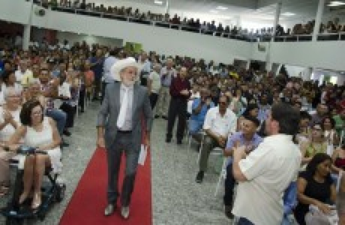 Cerimônia de posse em Ferraz de Vasconcelos