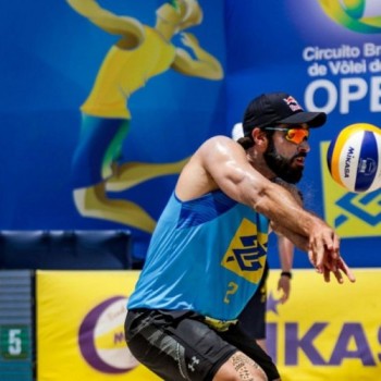 Campeão olímpico Bruno Schmidt é internado com covid-19