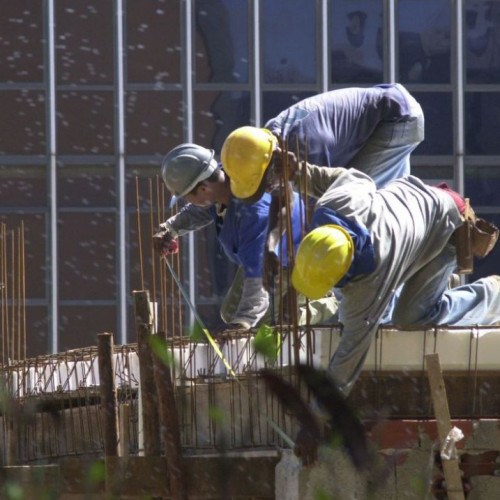 Confiança da construção recua 0,5 ponto em fevereiro