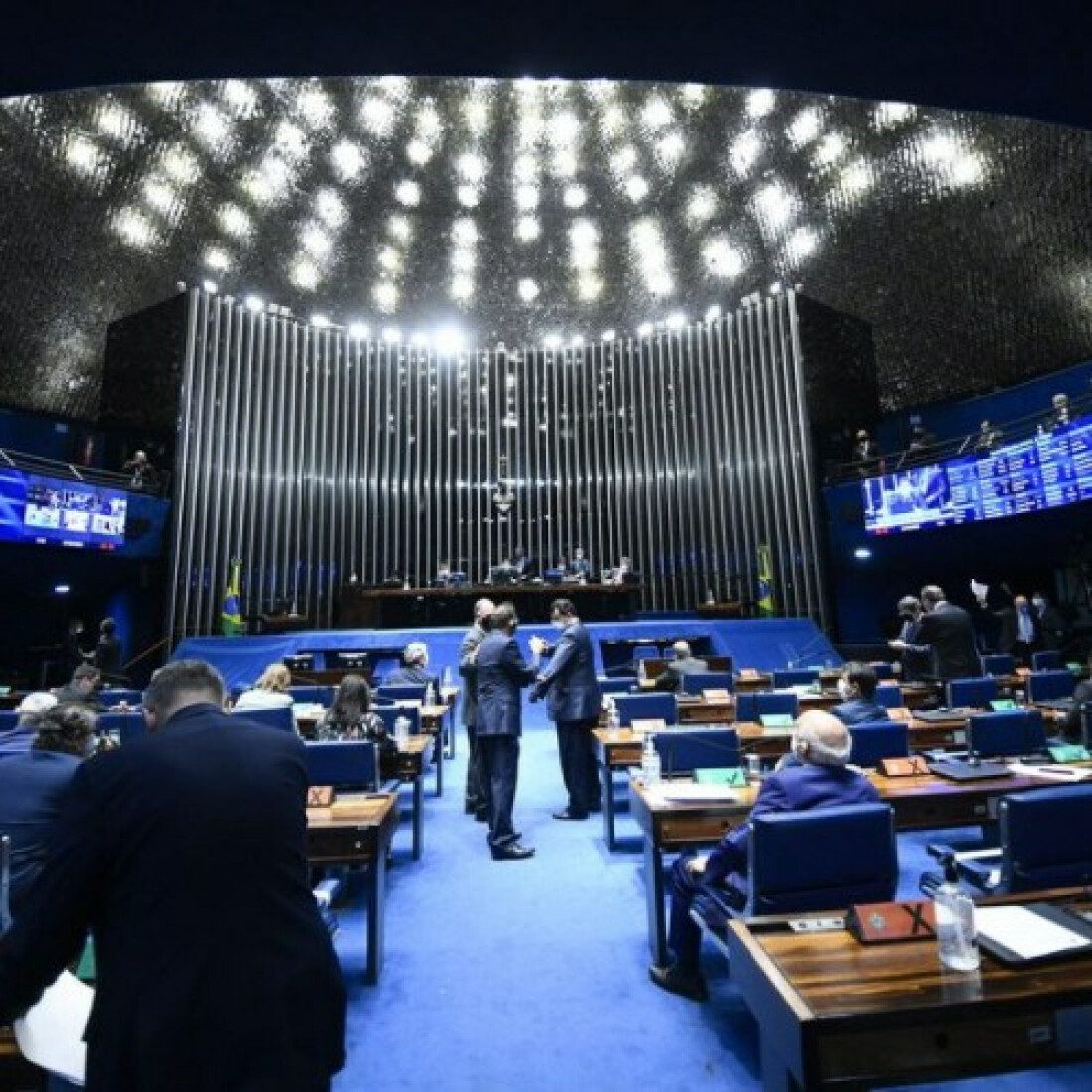 PEC emergencial cria cláusula de calamidade para pagar auxílio em 2021