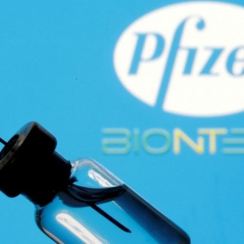 Em condições favoráveis, vacina da Pfizer tem validade de 60 dias