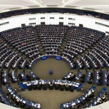Parlamento debate petição sobre negociação com Mercosul