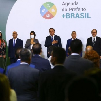 Governo federal lança guia de administração para prefeitos