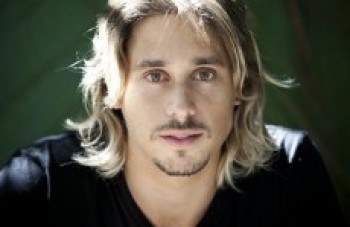 Ivan Mendes estreia na rede Record