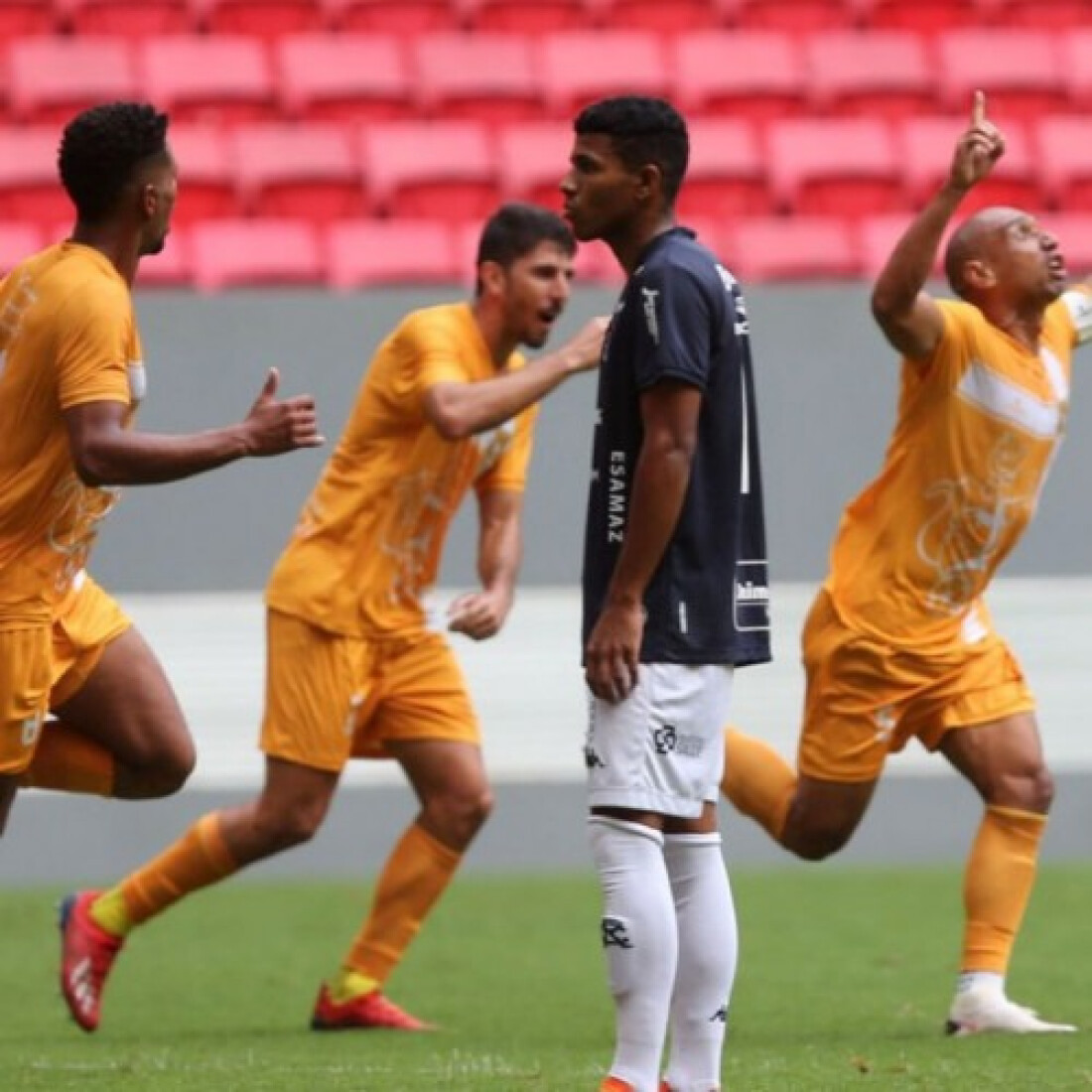 Brasiliense vence de virada na primeira partida da final da Copa Verde