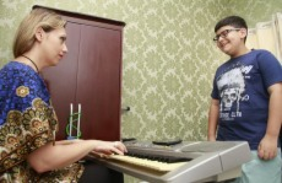João Mafra encanta a todos com o seu talento musical