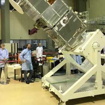 Produzido 100% no Brasil, satélite Amazonia-1 entrará em órbita dia 28