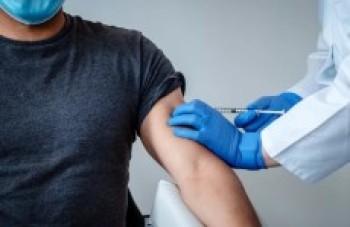 EUA vacina 1,7 milhão de pessoas por dia contra Covid