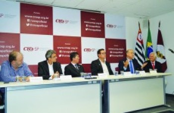 Crosp faz análise de flúor na água da região