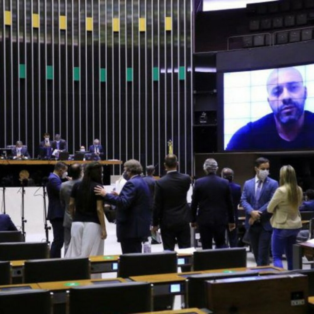 Câmara mantém prisão de Daniel Silveira