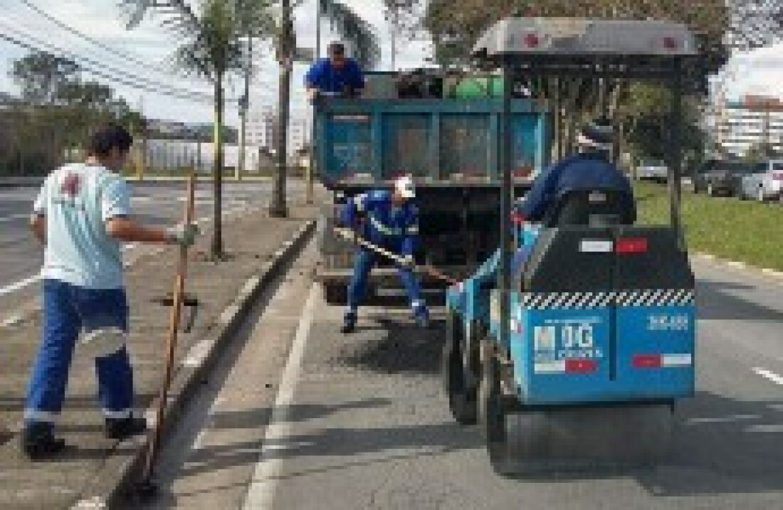 Prefeitura promove a manutenção e conservação de diversos bairros