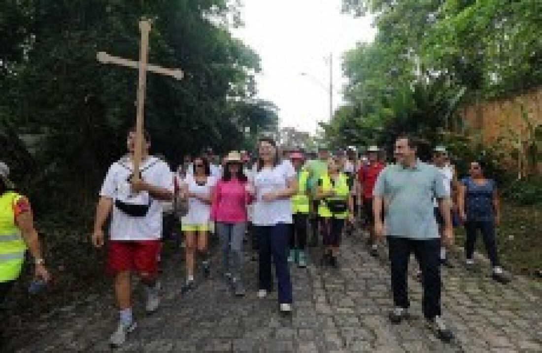 Lu Alckmin visita trecho da Rota da Luz na região